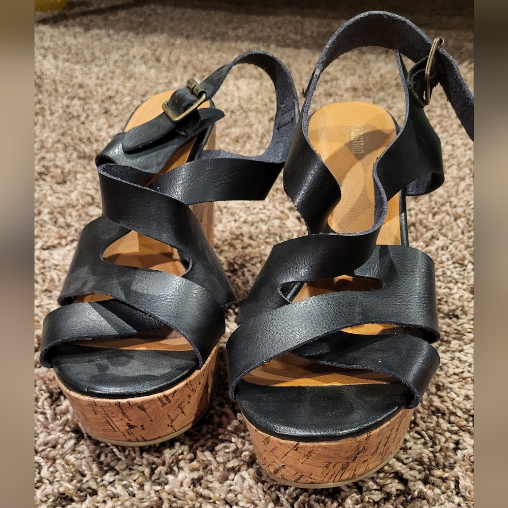 Black Strappy Platform Sandals